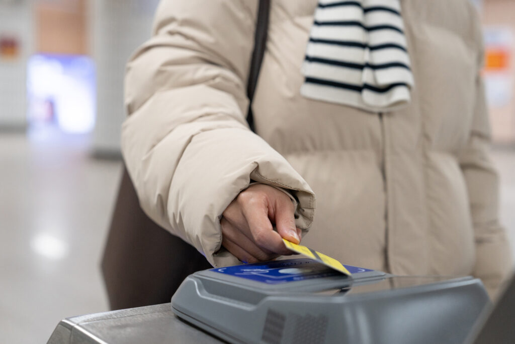 2026 韓國自由行交通卡攻略:別再只買 T-money!這張「隱藏神卡」換匯、交通、支付一張搞定,還能幫你省下醫美錢? 2 韓國自由行交通卡攻略