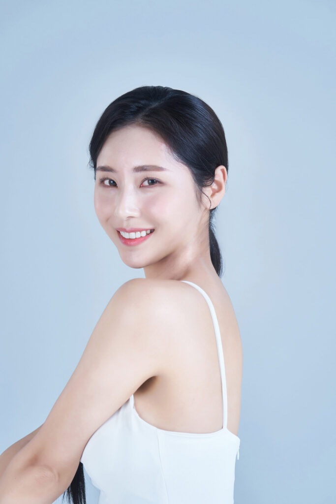 🕊️ 韓國女星底妝比妳膚色還白?解密韓妞發光肌「白玉針、白玉點滴、白玉注射」到底是不是同個東西? 2 GettyImages jv12918458