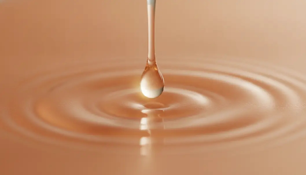 LHALA Peel 結合了 LHA、P-Sol 與脂質，能溫和溶解角質並修復肌膚屏障。