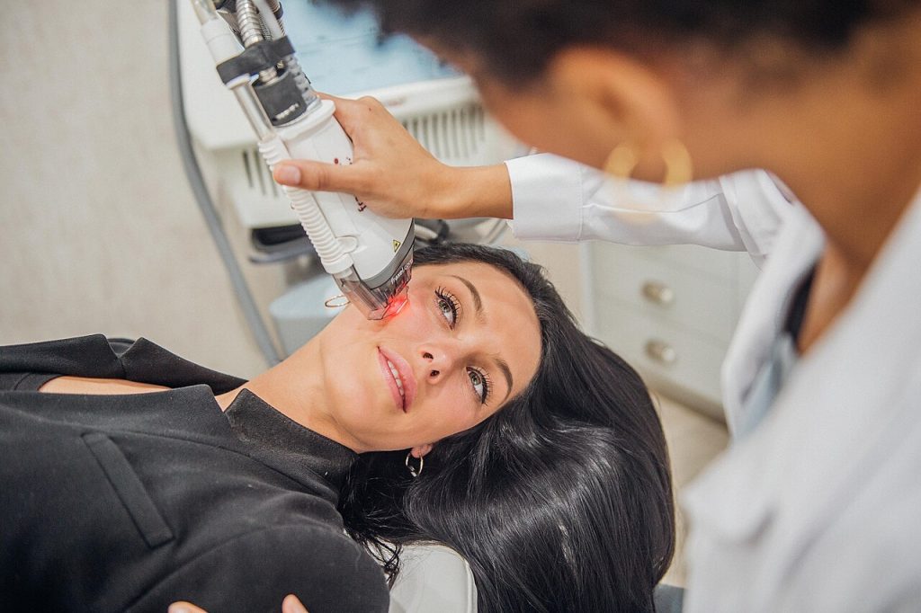 镭射飞梭:全方位修复肌肤,恢复光滑无瑕的秘诀 2 镭射飞梭1